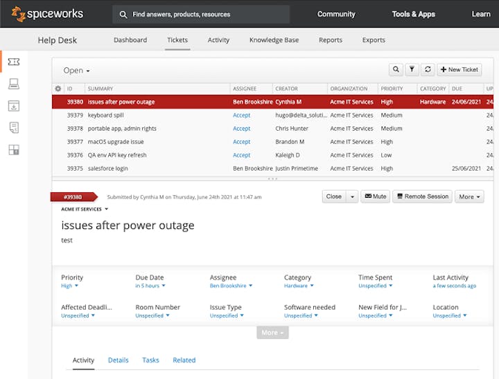 screenshot of spiceworks' help desk software